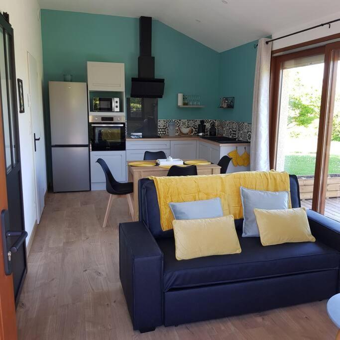 Studio Avec Terrasse Au Calme Jayat Exteriör bild