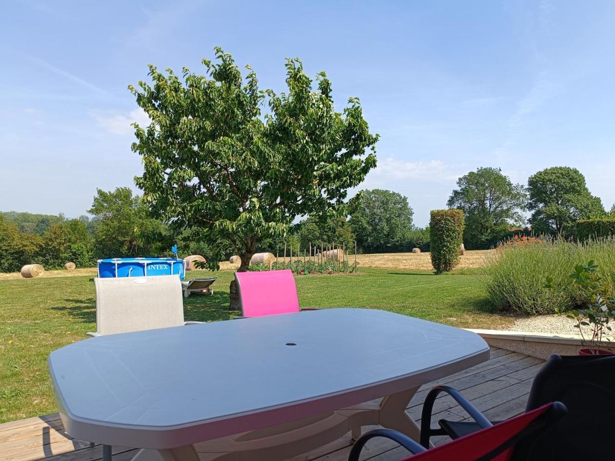Studio Avec Terrasse Au Calme Jayat Exteriör bild
