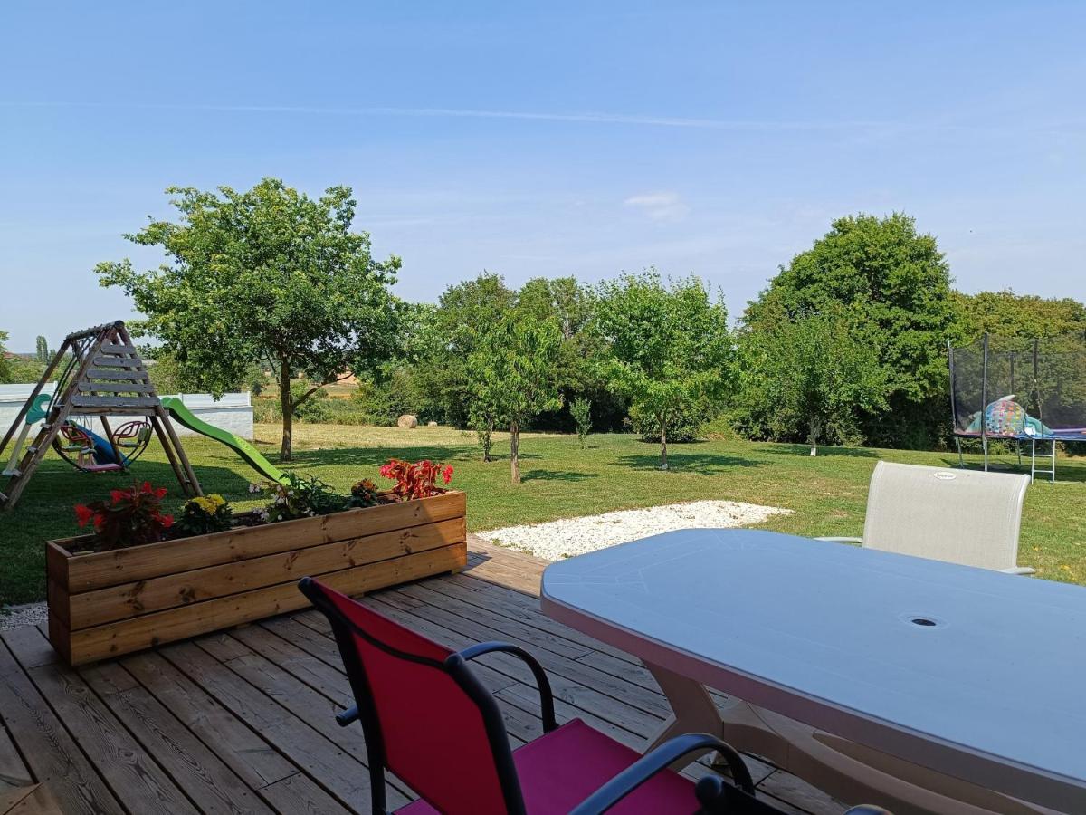 Studio Avec Terrasse Au Calme Jayat Exteriör bild